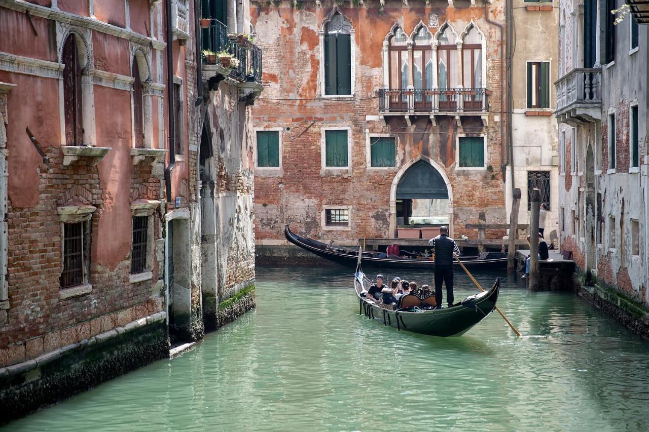 Italiahaus - Ca' Olivo Loft With Canal View In Rialto Venice Apartment Exterior photo