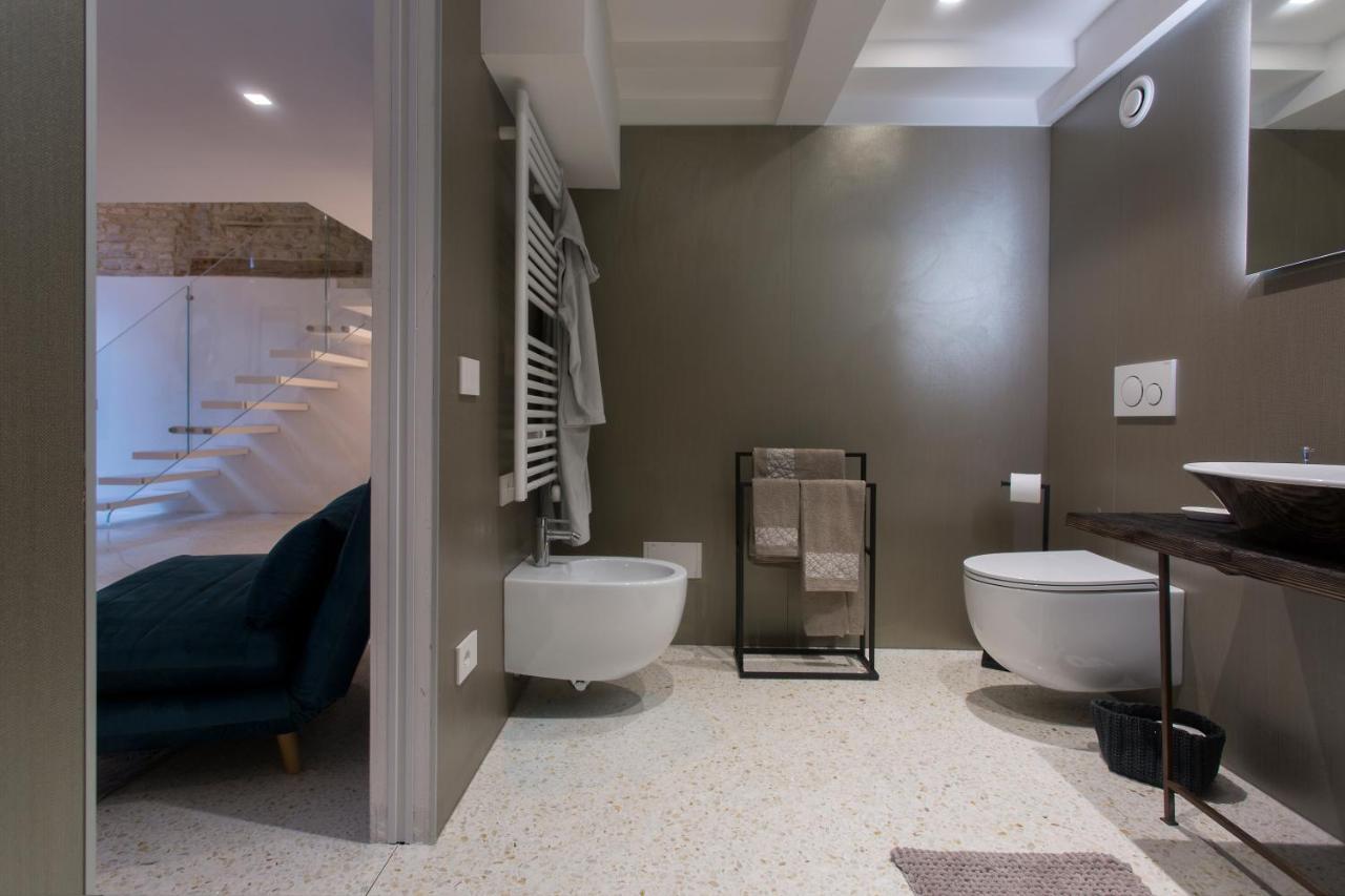 Italiahaus - Ca' Olivo Loft With Canal View In Rialto Venice Apartment Exterior photo