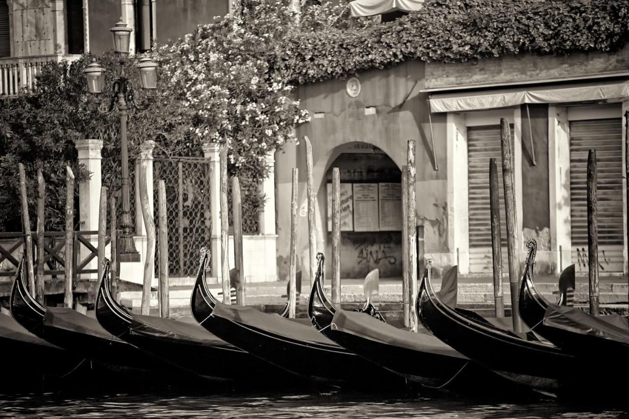 Italiahaus - Ca' Olivo Loft With Canal View In Rialto Venice Apartment Exterior photo