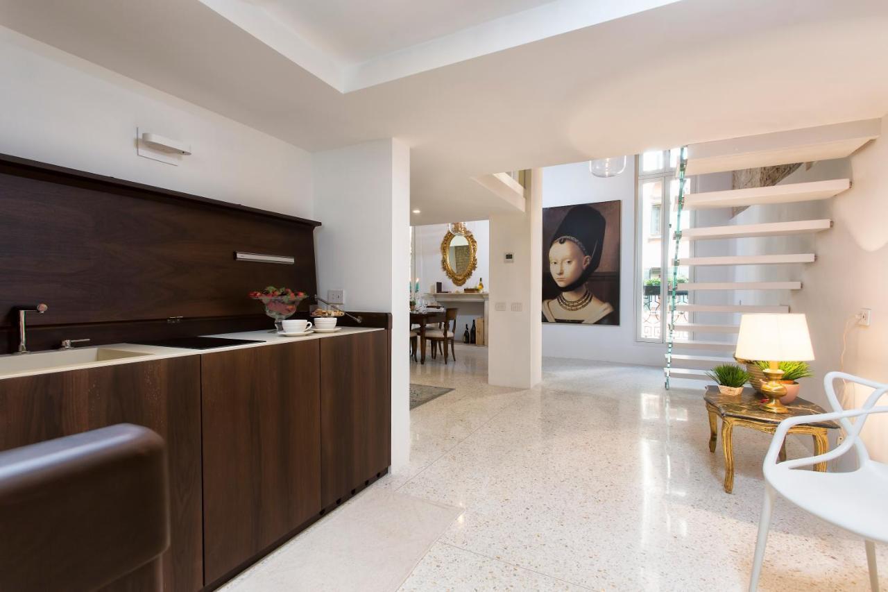 Italiahaus - Ca' Olivo Loft With Canal View In Rialto Venice Apartment Exterior photo